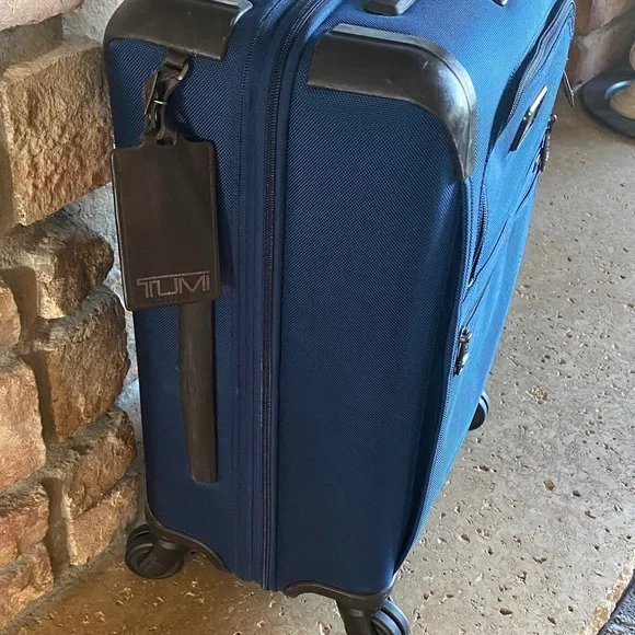 TUMI Carry On Navy Travel Luggage telescopic handle - Picture 4 of 16